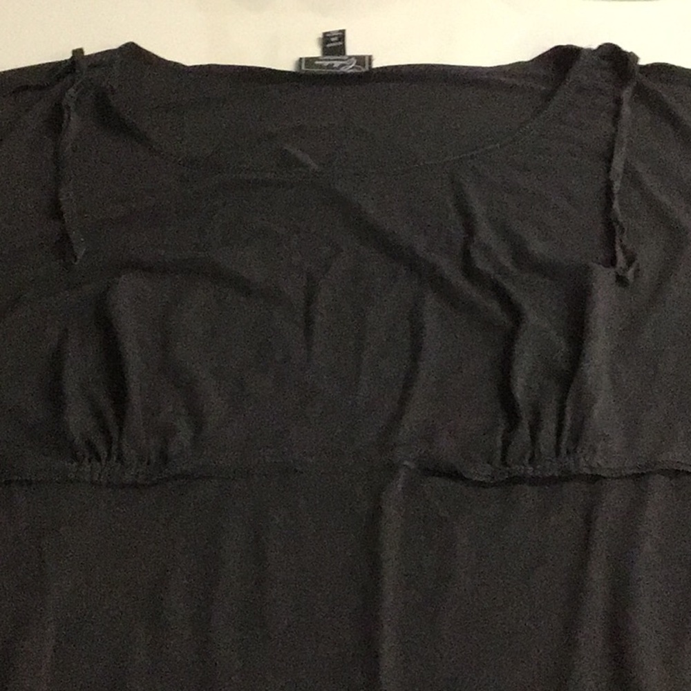 Woman’s blouse from dress barn with sequins. - Picture 13 of 15